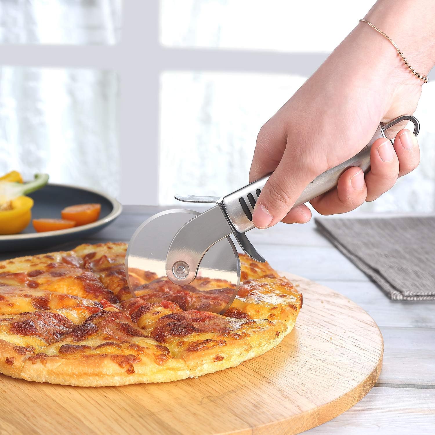 Stainless Steel Pizza Cutter Set & Kitchen Gadget Set (6 PCS Set) - Includes Pizza Cutter Wheel, Chocolate & Cheese Grater, Serrated Pie & Cake Server, Garlic Press, Free Brush and Bonus Oven Mitt: Kitchen & Dining