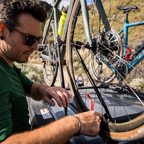 SWAGMAN UPRIGHT ROOF MOUNT BIKE RACK