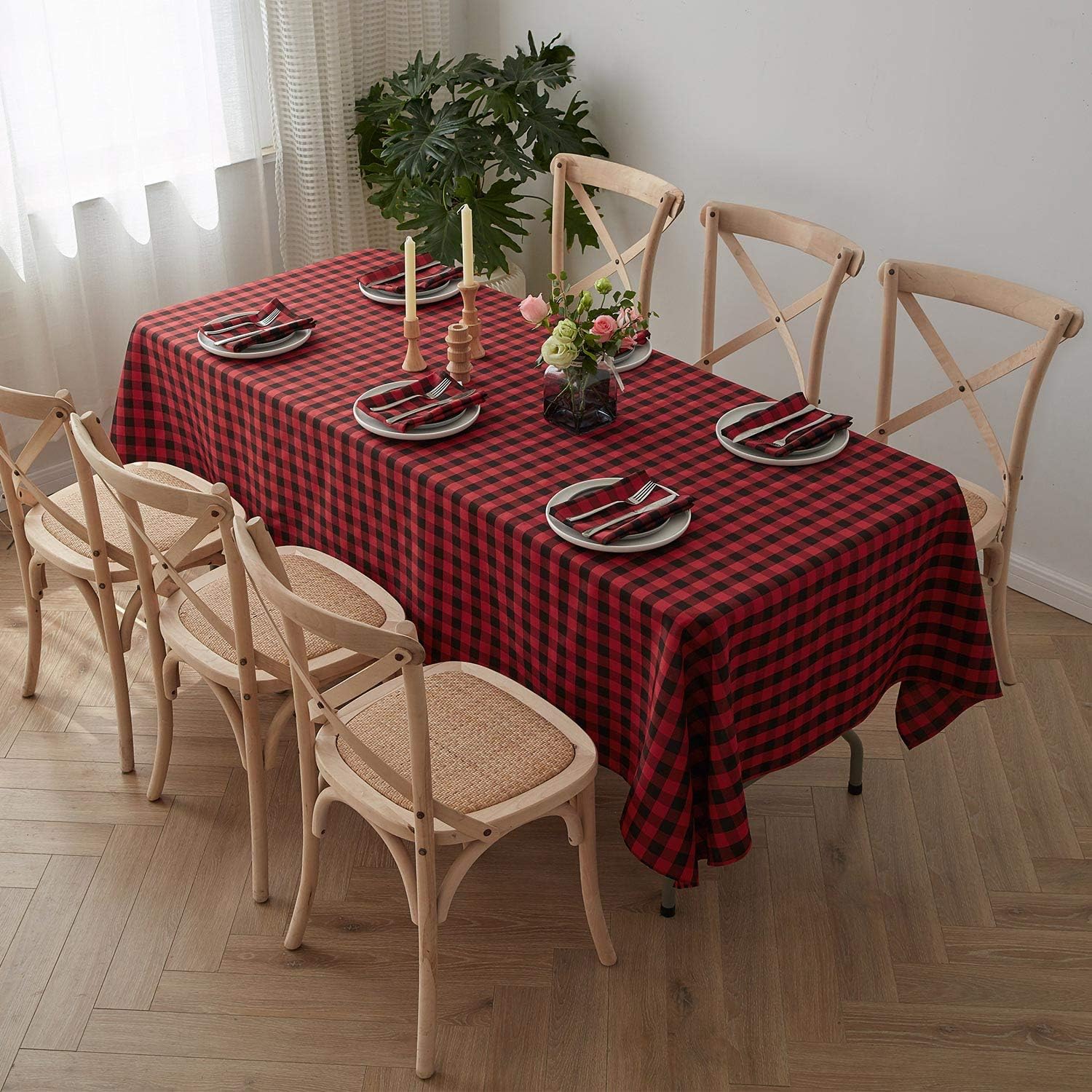VEEYOO Polyester Checkered Cloth Napkins Set of 12 Pieces Buffalo Plaid Napkins Hemmed Edges Washable Gingham Oversized Dinner Napkins Stain Resistant Table Napkins (17x17 inch, Black & Red Napkins): Kitchen & Dining