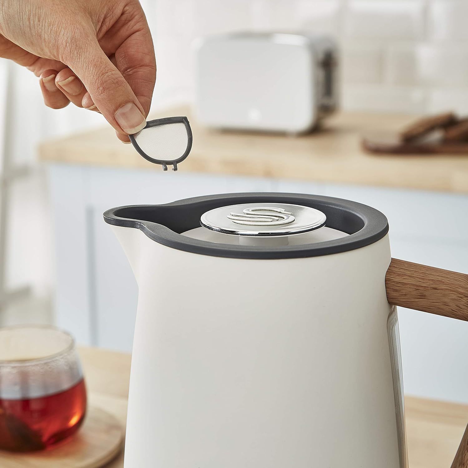 Swan Nordic Rapid Boil 1.7 L Jug Kettle With Wood Effect Handle 3kW