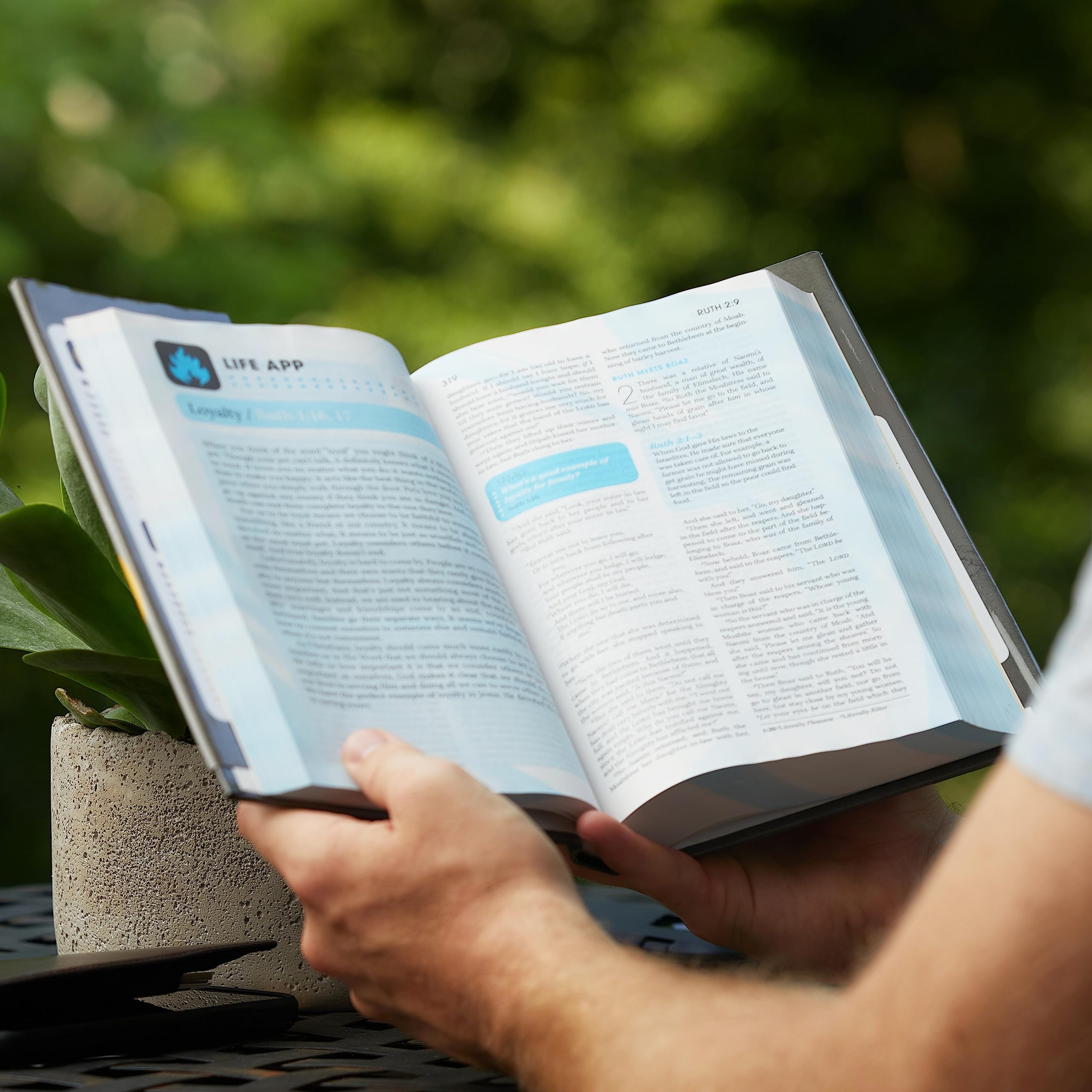 NKJV, Extreme Teen Study Bible, Leathersoft, Gray: Real Faith for Real Life NKJV, Extreme Teen Study Bible, Leathersoft, Gray: Real Faith for Real Life Imitation Leather Hardcover