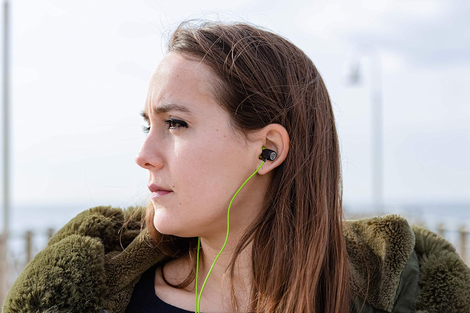 Ludos ULTRA Wired Earbuds in-Ear Headphones, 5 Year Warranty, Earphones with Microphone and Volume Control, Memory Foam - Image 5