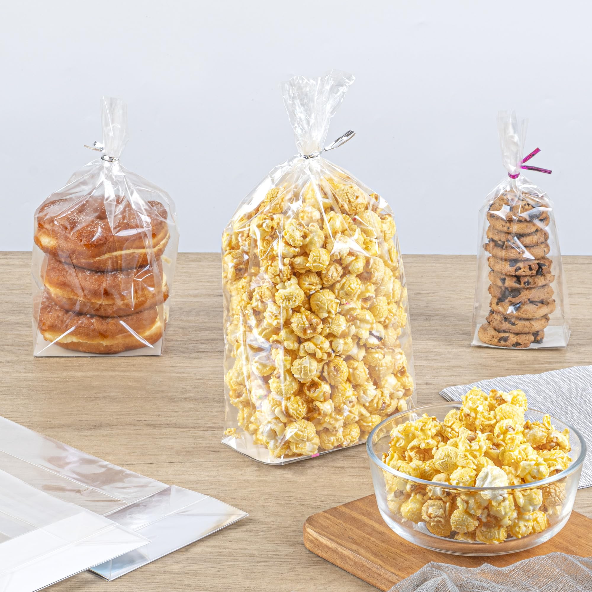 Restaurantware Flat Bottom Heat Seal Sandwich Bags Heat Sealable Food Bags - Gusset Bag with Paper Insert - Clear - 5 x 3 x 12 Inch - 100ct Box - Bag Tek