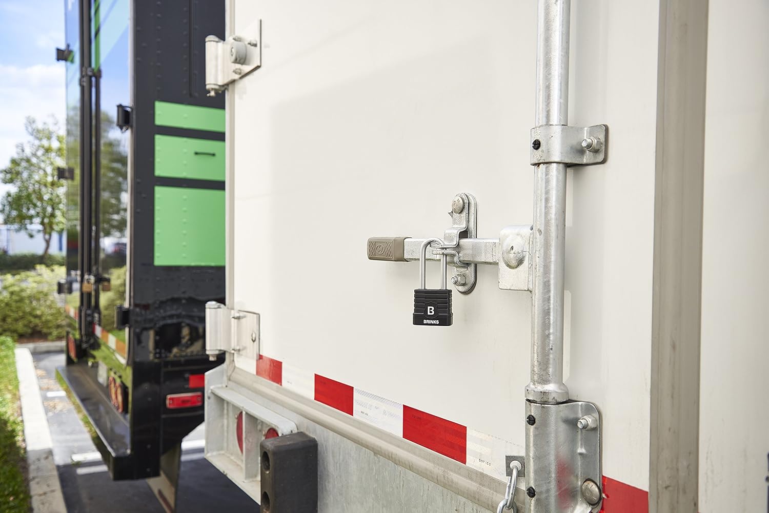 Brinks 677-44052 Commercial 44mm Weather Resistant XT Plus Series with 2-3/8" Boron Shackle: Automotive