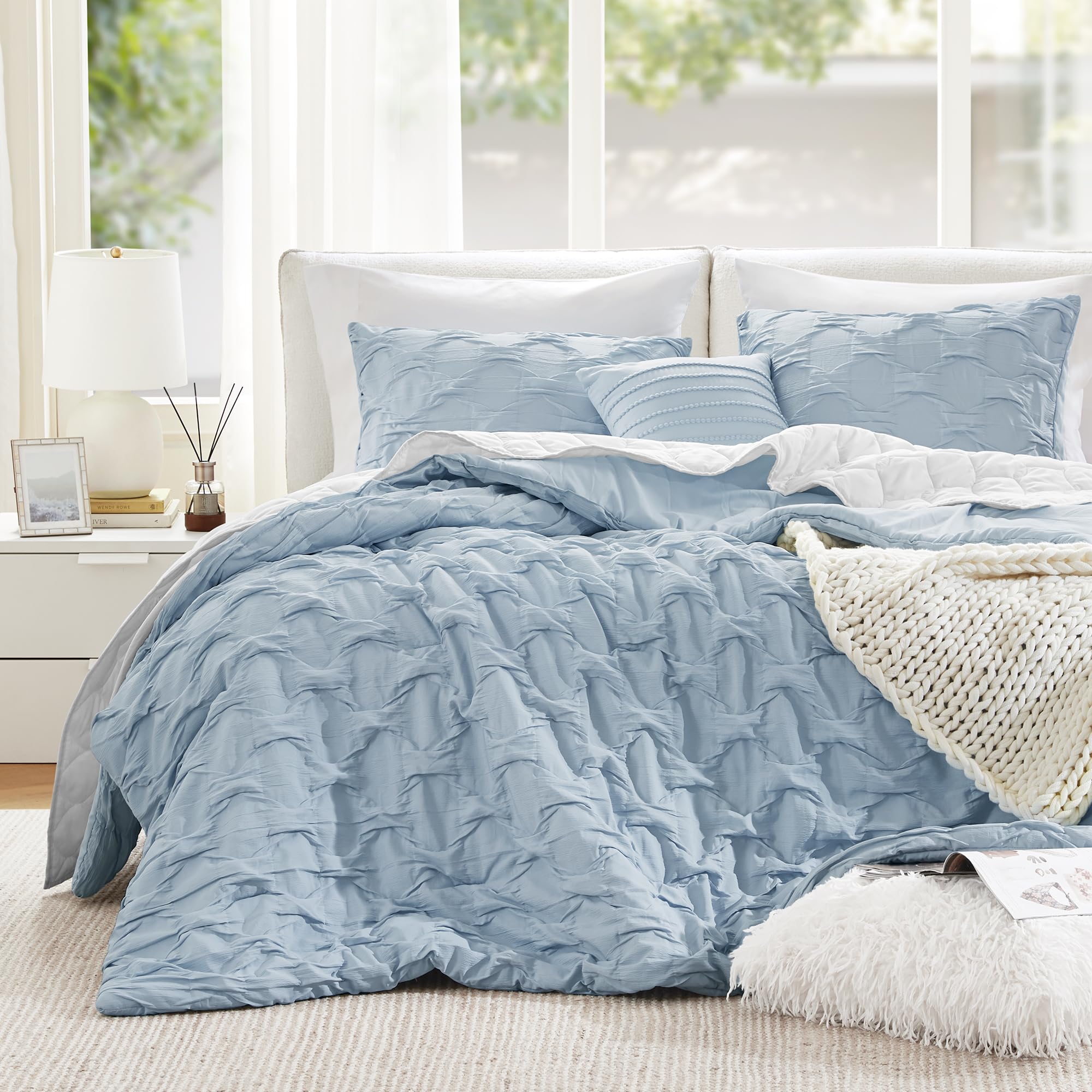 Photo 1 of ** SIMILAR ** NO RETURNS ** FUINAL SALE*** Comfort Spaces Comforter for King Size Bed, Ogee Ruched with Crinkle Texture, Breathable Comforter Set King, All Season Lightweight Bedding Set, Shams, Décor Pilow, King/Cal King Blue 4 Piece