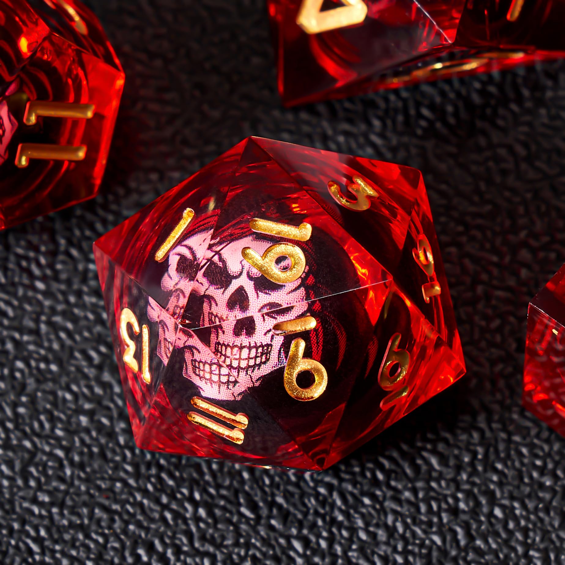 Role dice Skull DND Dice Set, Sharp Edged Resin Dice Set for Dungeons and Dragons, 7pcs RPG Polyhedral D&D Dice, MTG Role Playing Dice D20 D12 D10 D8 D6 D4 with Gift Box(Red Gold)