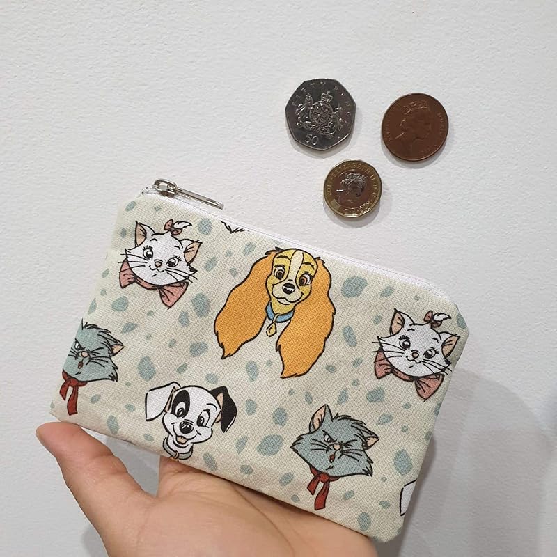 Coin Purse with a zip. Cute little coin purse/perfect for Mother's day