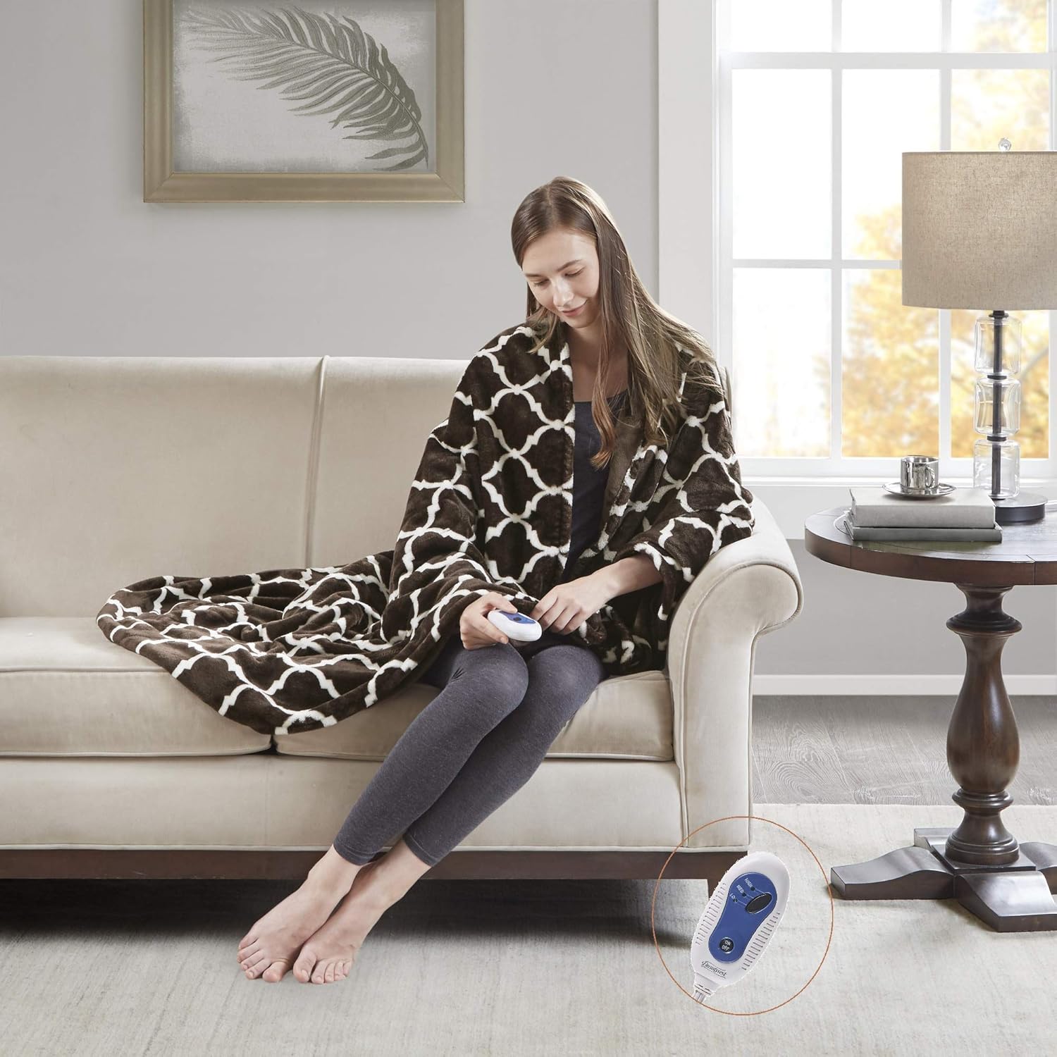 Beautyrest Plush Electric Throw Blanket – Secure Comfort Technology-Oversized 60" x 70"-Ogee Pattern in White-Cozy Soft Microlight-3-Setting Heat Controller-5 Years Warranty, 60x70, Brown