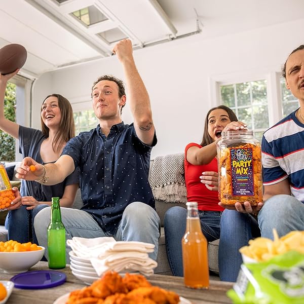 UTZ PARTY MIX – 26 OUNCE BARREL – TASTY SNACK MIX INCLUDES CORN/NACHO TORTILLAS, PRETZELS, BBQ CORN CHIPS AND CHEESE CURLS, EASY AND QUICK PARTY SNACKS, CHOLESTEROL FREE AND TRANS-FAT FREE
