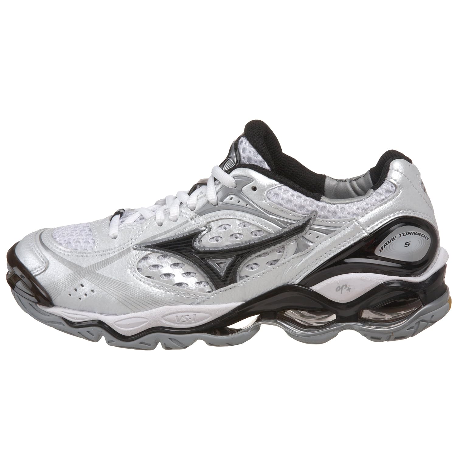mizuno wave tornado 6