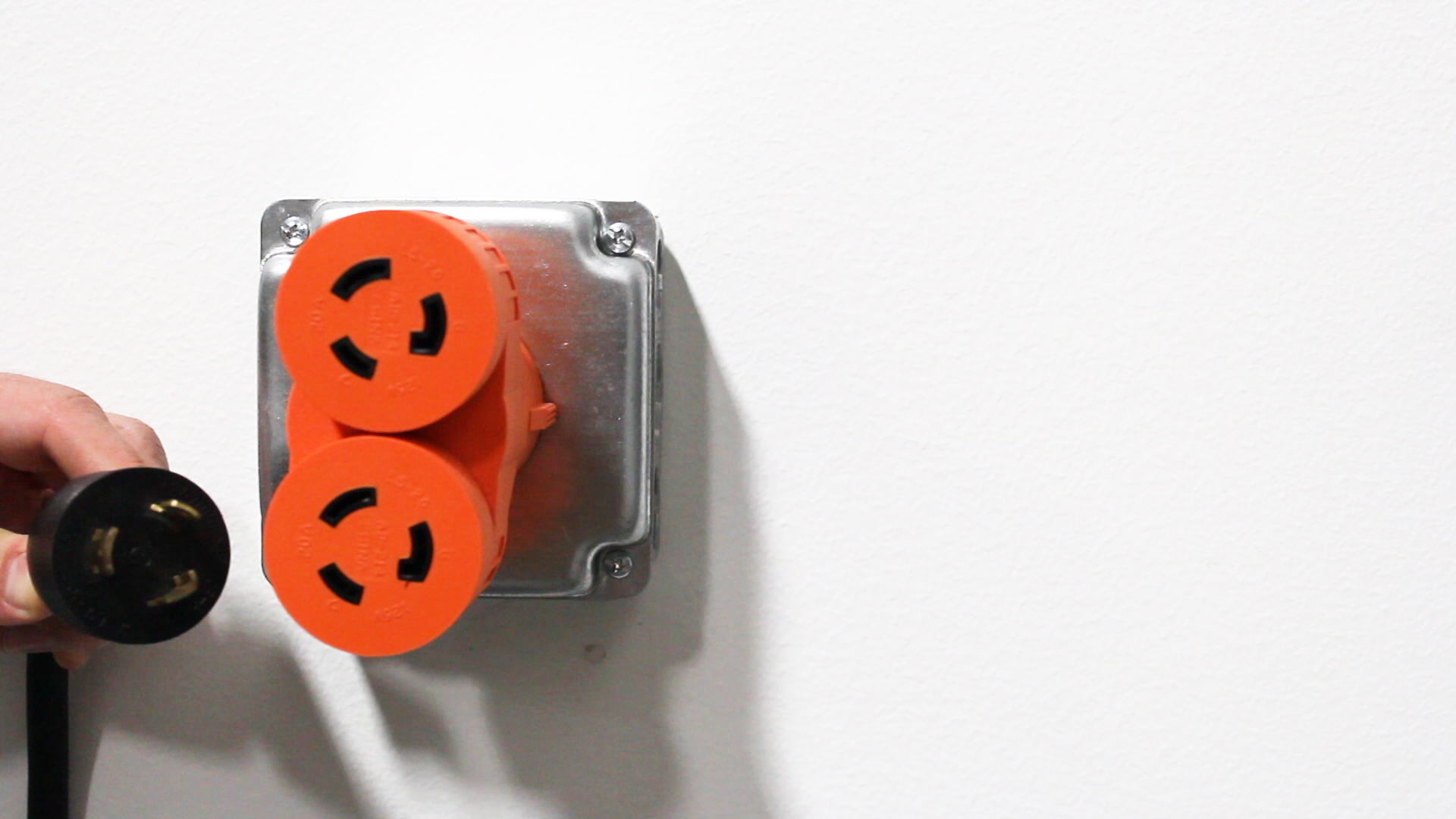 AC WORKS [ADVL520L520] Generator V-DUO Adapter NEMA L5-20P 20Amp