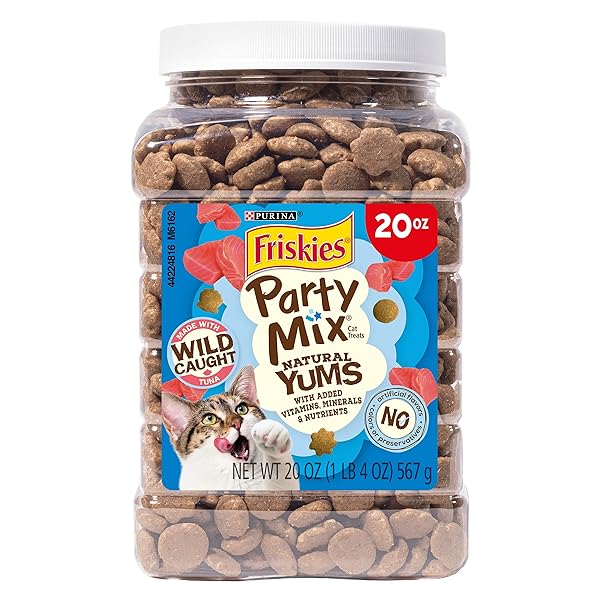 PURINA FRISKIES NATURAL CAT TREATS, PARTY MIX NATURAL YUMS WITH WILD CAUGHT TUNA AND ADDED VITAMINS, MINERALS AND NUTRIENTS – 20 OZ. CANISTER
