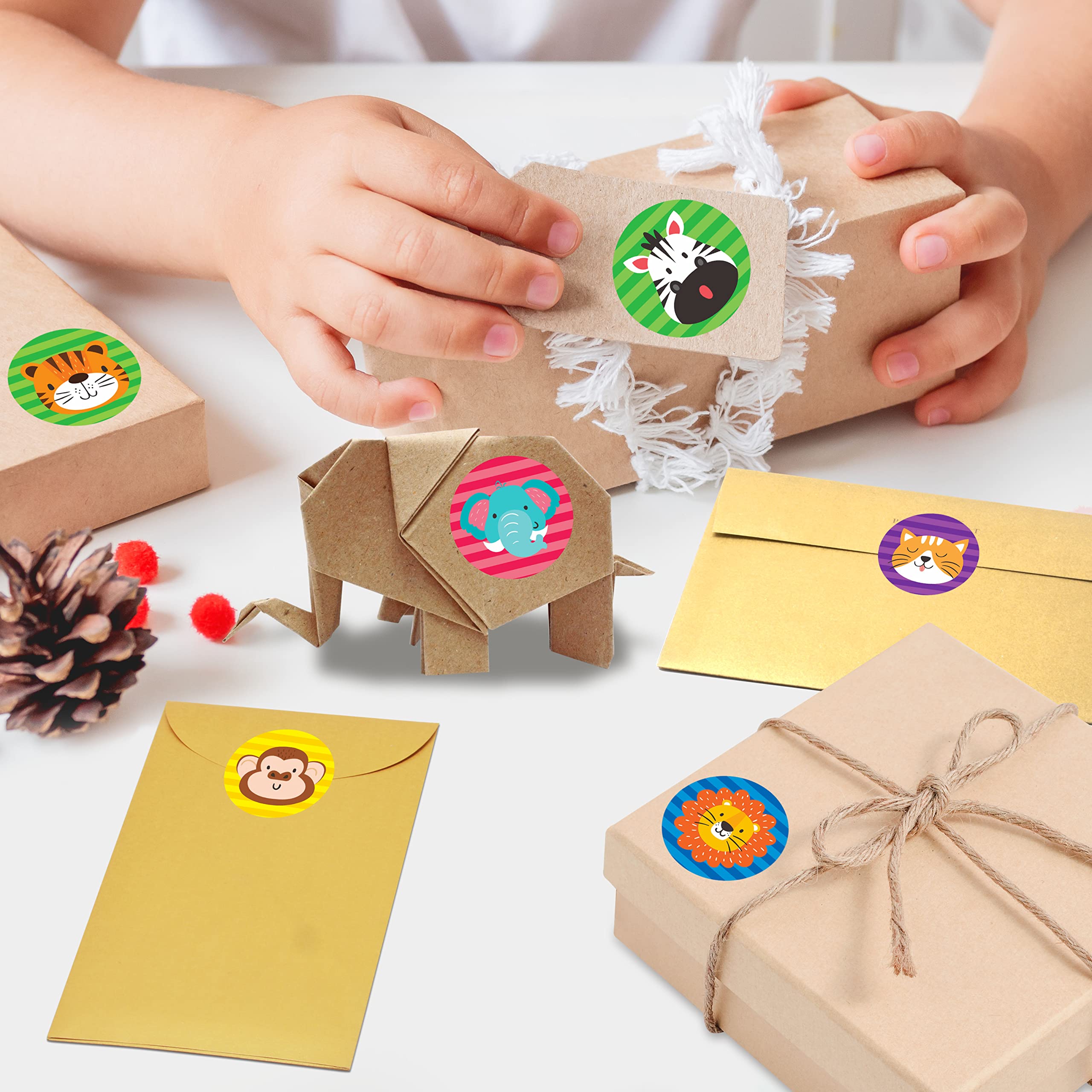 600 Incentive Stickers Adorable Round Animal Face Encouraging Stickers Teacher Reward Motivational Sticker in 16 Designs with Perforated Line (Each Measures 1.5