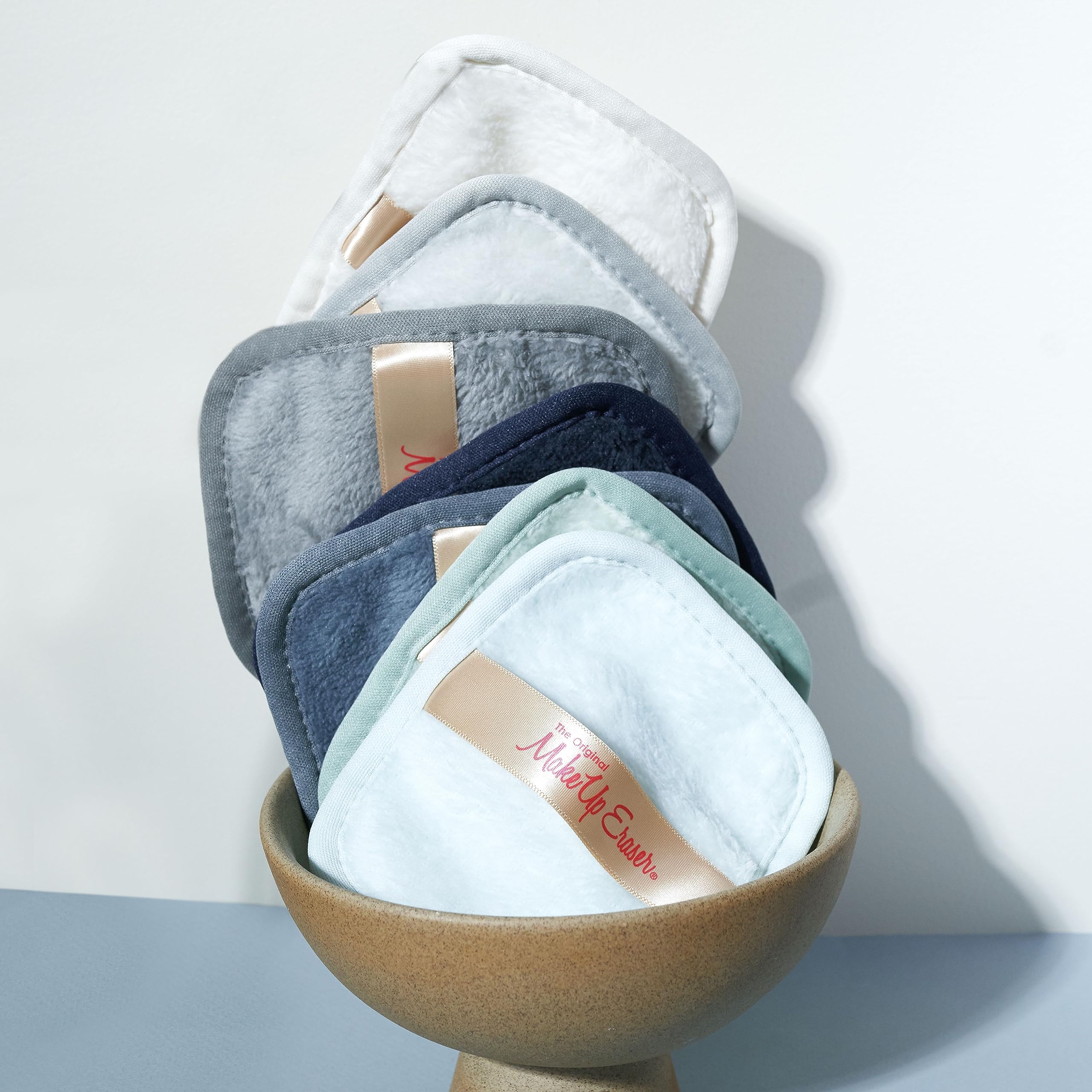 The Original MakeUp Eraser, 7-Day Set, Erase All Makeup with Just Water, Including Waterproof Mascara, Eyeliner, Foundation, Lipstick, Sunscreen, and More! 7ct