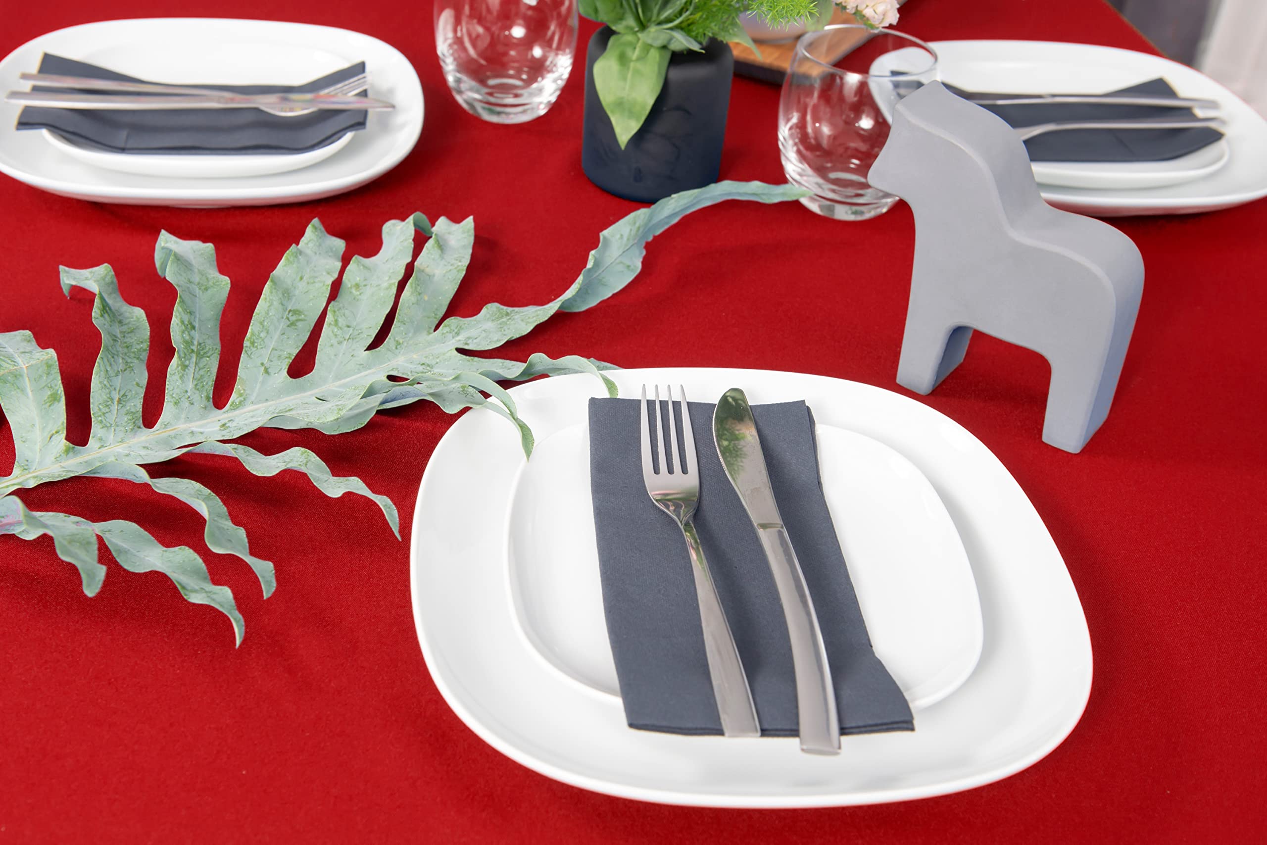 NIBLO Tablecloth Table Runner Table Linen Table Decoration Table Cloth (Red, Tablecloth - 140 x 140 cm)