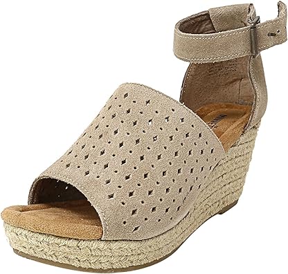 minnetonka sandals amazon