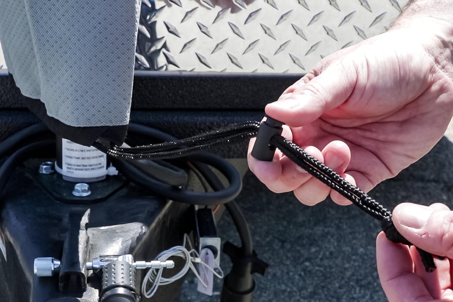 Camco Electric Tongue Jack Head Cover- Protects Your Electric Tongue Jack from Harmful UV Rays, Excess Moisture and Dirt and Debris (48356): Automotive