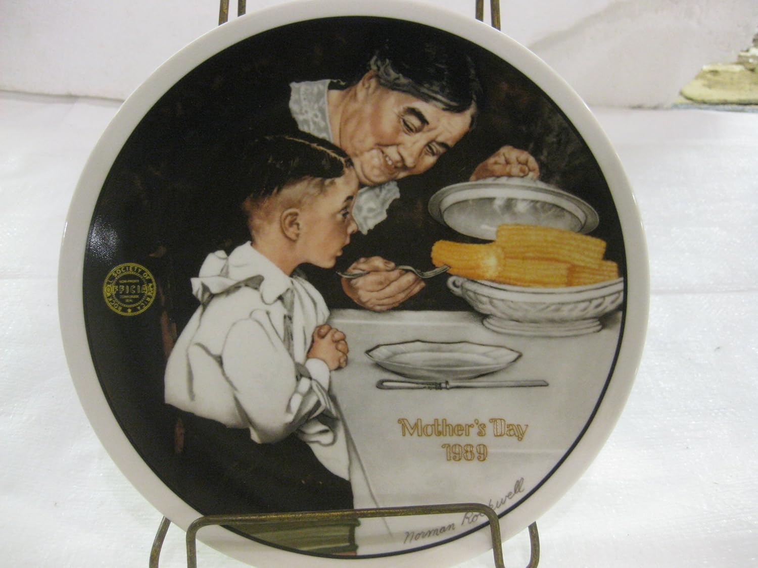 Amazon Com Plate Edwin M Knowles Norman Rockwell Mother S Day 1989 Sunday Dinner Fourteenth In An Annual Series Decorative Home Kitchen