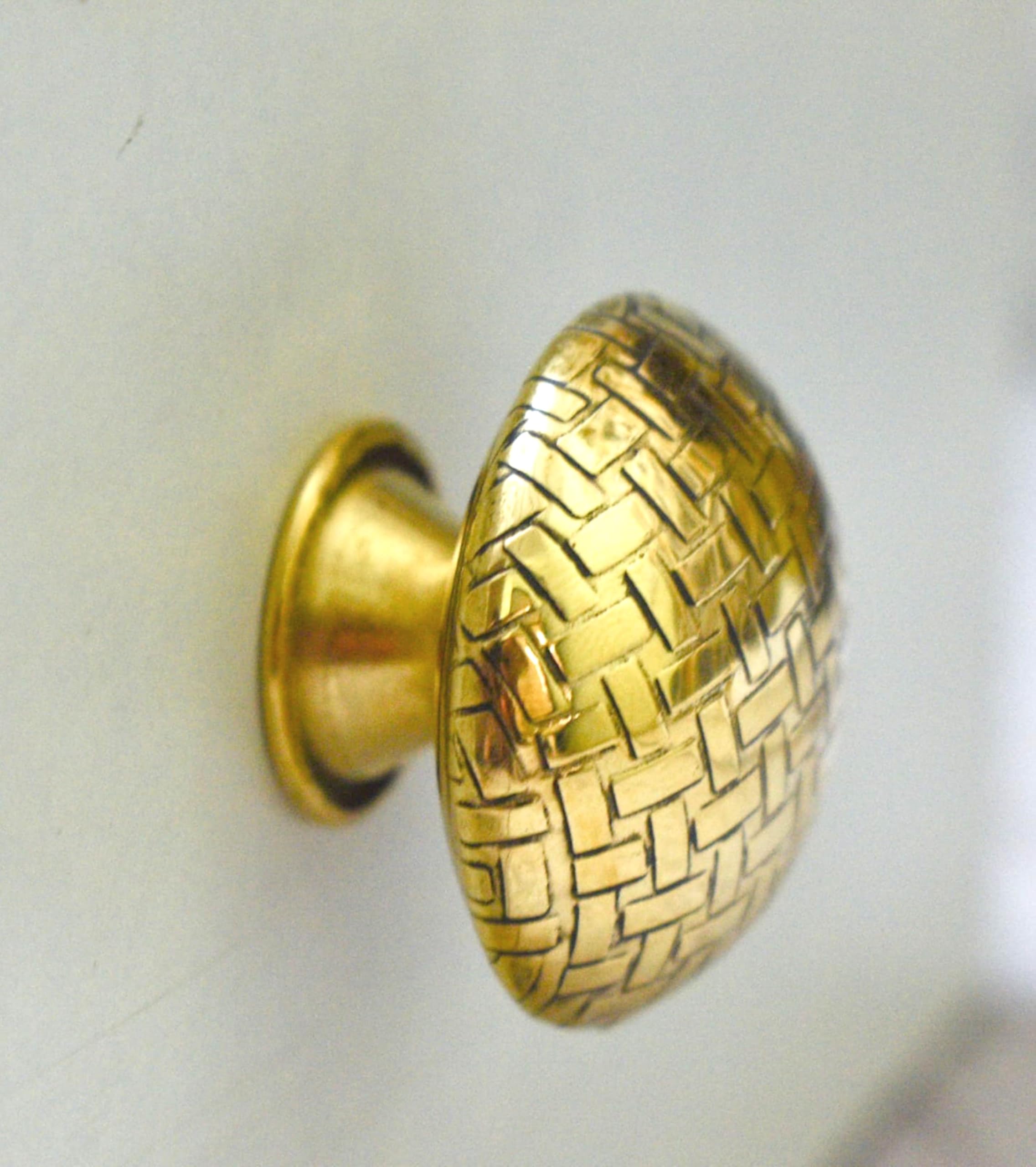 ARTISNO Round Brass Drawer Knobs-Dresser Door Knobs/Pull and Push Handle for Cupboards, Wardrobes & Kitchen Cabinets/Set of 6