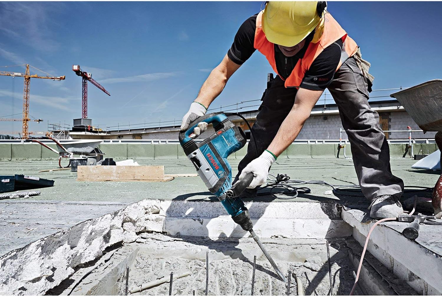 Bosch Professional GSH 7 VC Corded 240 V Demolition Hammer Drill with SDS Max, Blue - Image 5