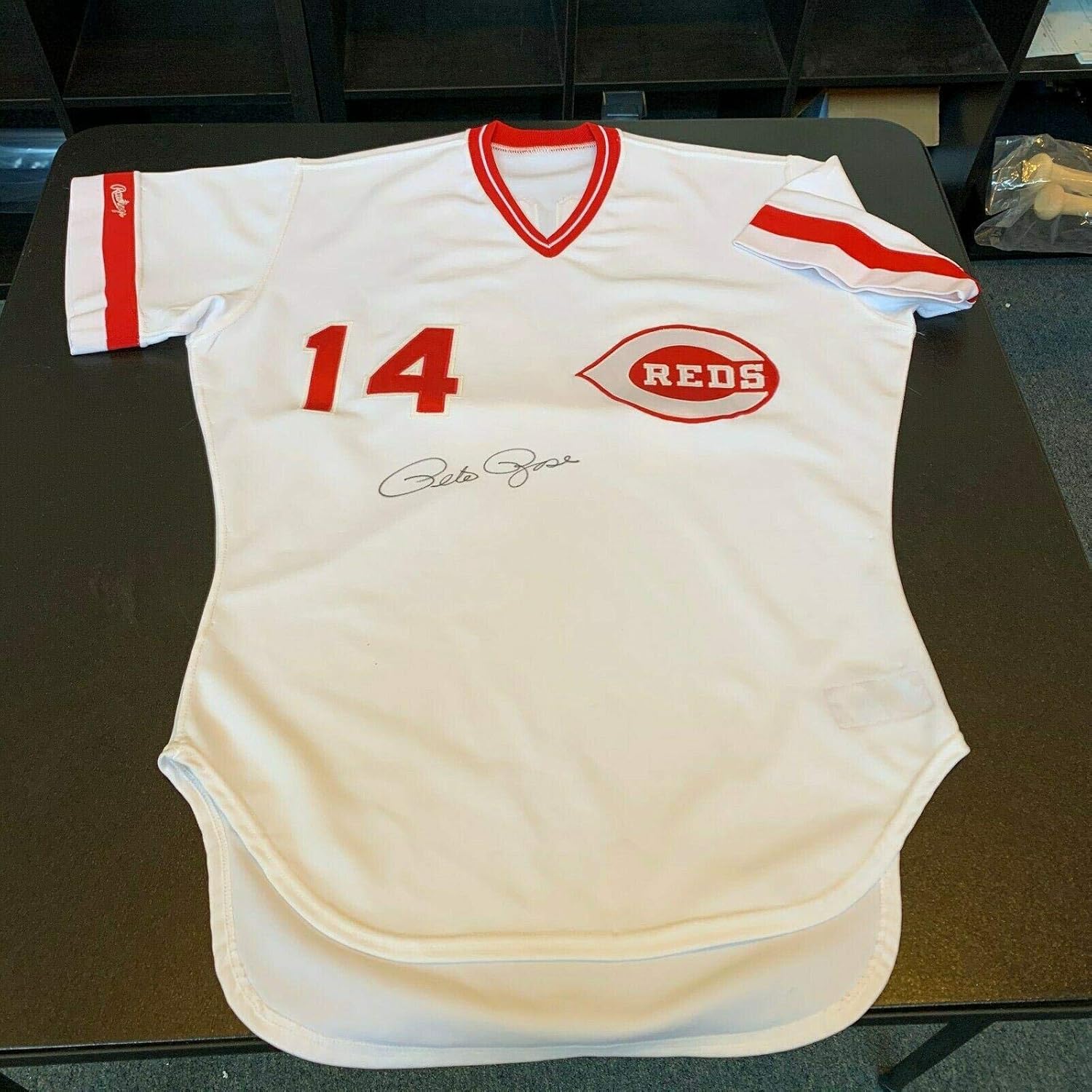 1985 Pete Rose Signed Game Used Cincinnati Reds Jersey Jsa Grey Flannel Coa Mlb Game Used Jerseys At Amazon S Sports Collectibles Store