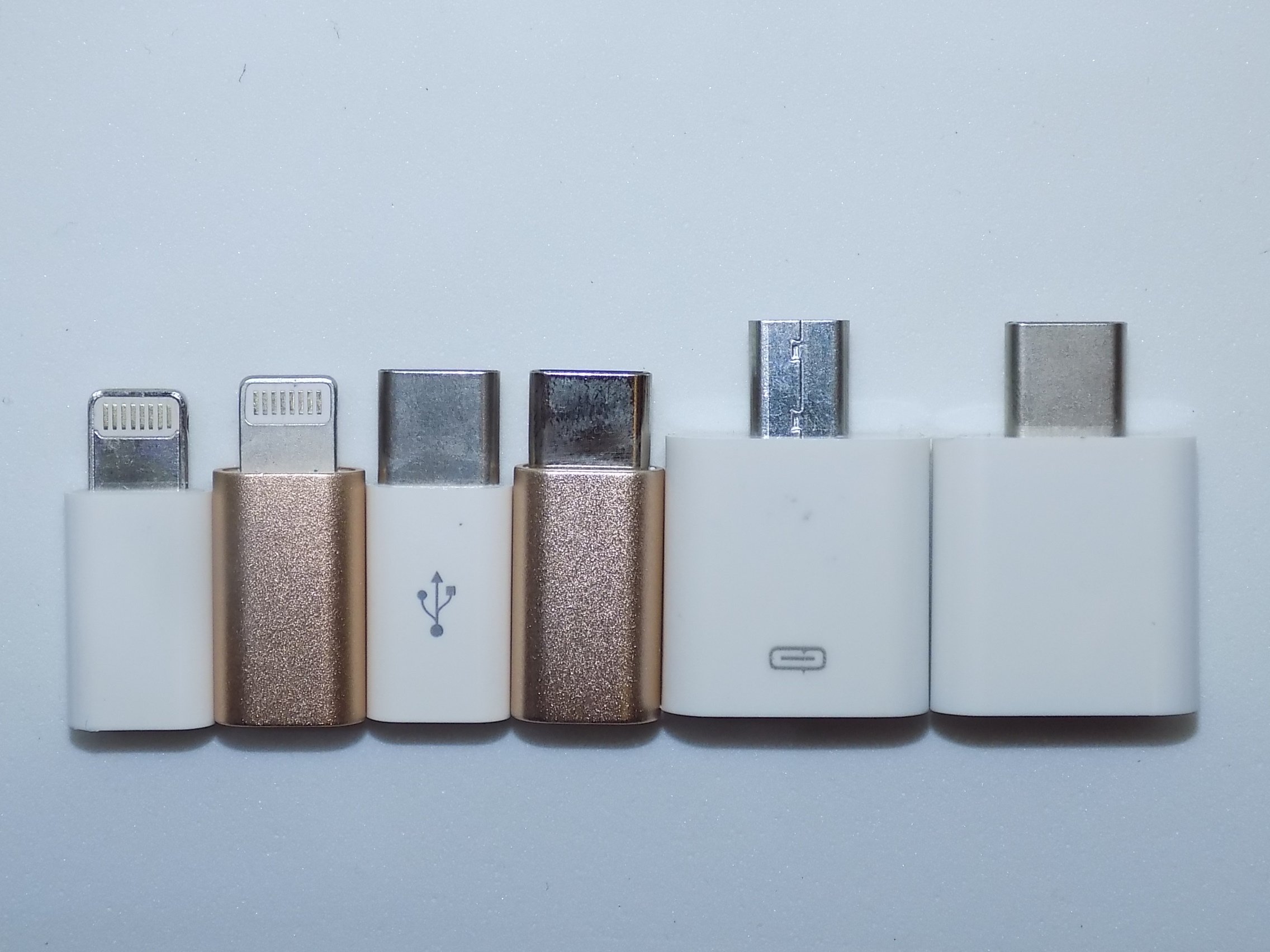 Mobile phone adapter (MicroUSB TO TypeC or MicroUSB TO 8pin&&8Pin to MicroUSB or 8pin to TypeC),Also configure a mobile phone TF card reader,Real shot picture is not beautified