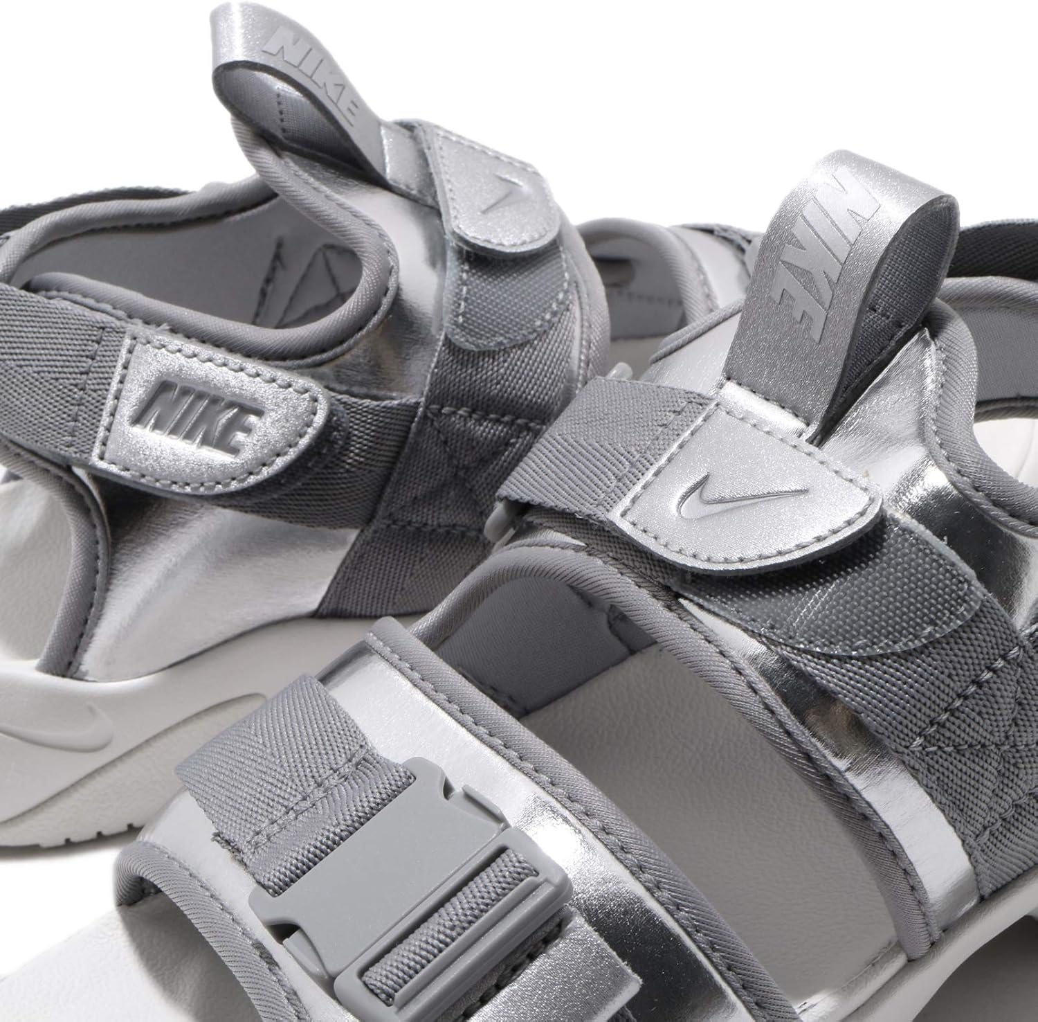 Amazon Nike ナイキ キャニオン サンダル スポーツサンダル Wmns Canyon Sandal シルバー Cw6211 001 並行輸入品 スポーツサンダル