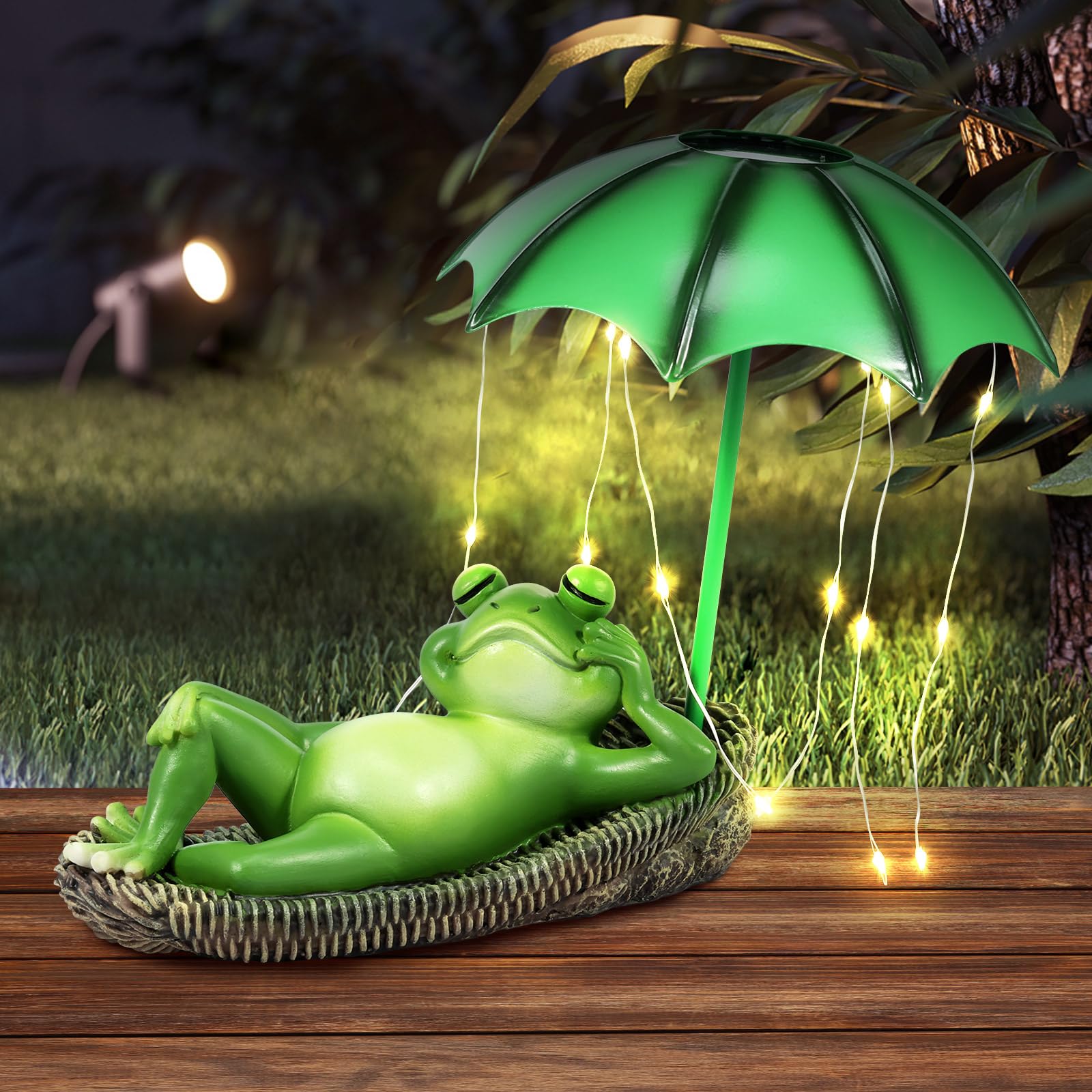 Solar Frog Statues Garden Ornaments Outdoor Garden Decoration Lazy Frog and Umbrella Figurine Waterproof Resin LED Lights Decor for Home Patio Balcony Yard Housewarming Gifts Mothers Gifts for Mum