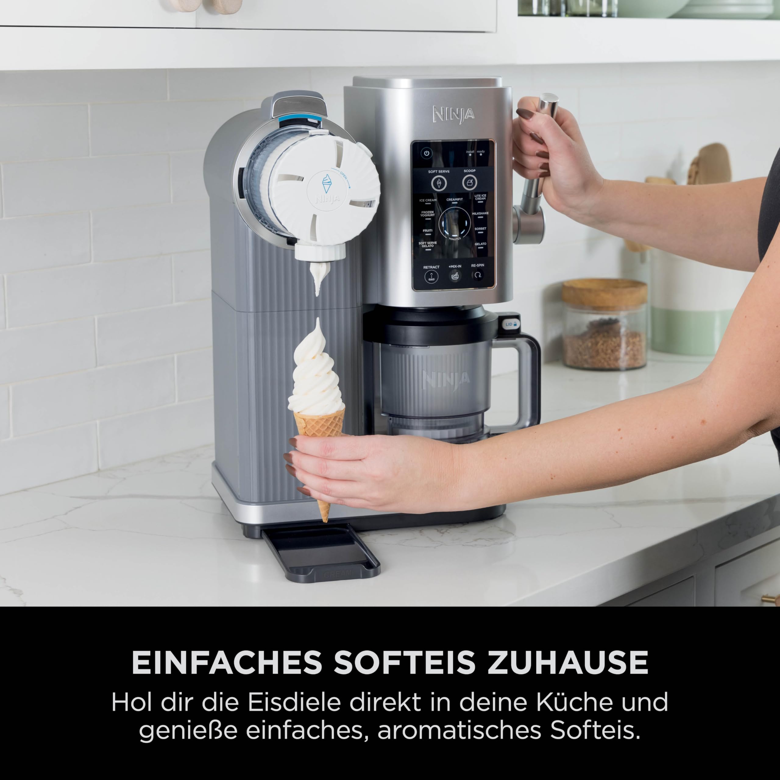 Ninja CREAMi Scoop & Swirl Eismaschine mit 2 Behältern, 13 Funktionen, für Eiscreme, Softeis, Gelato, Sorbet, Milchshakes und mehr, mit Mix-In-Funktion, Platinsilber, NC701EU 7