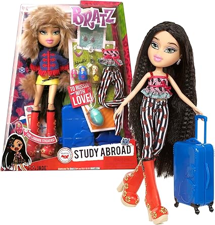 Amazon.com: MGA año 2015 Bratz estudio en el extranjero Series 10 inch muñeca Set – Jade A Rusia Con 2 trajes, de muñecas Matryoshka, veliz, bolso, encanto y cepillo para polvo: Toys \u0026 Games