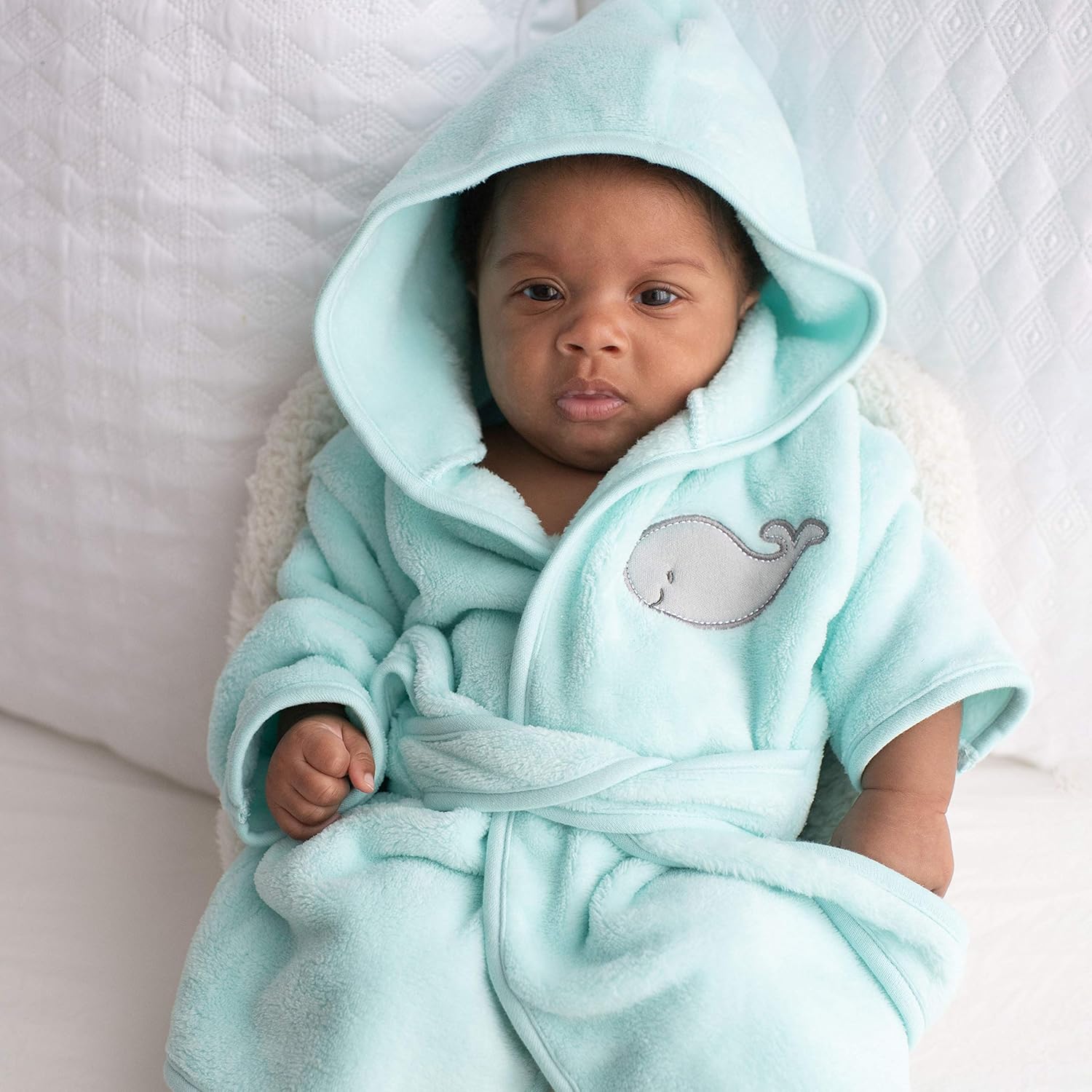 Neat Solutions Extra Soft & Warm Hooded Baby Bathrobe, Playful Whale, 0-9 Months, 13.7 x 7.2 x 2.2 Inch (HR136): Baby