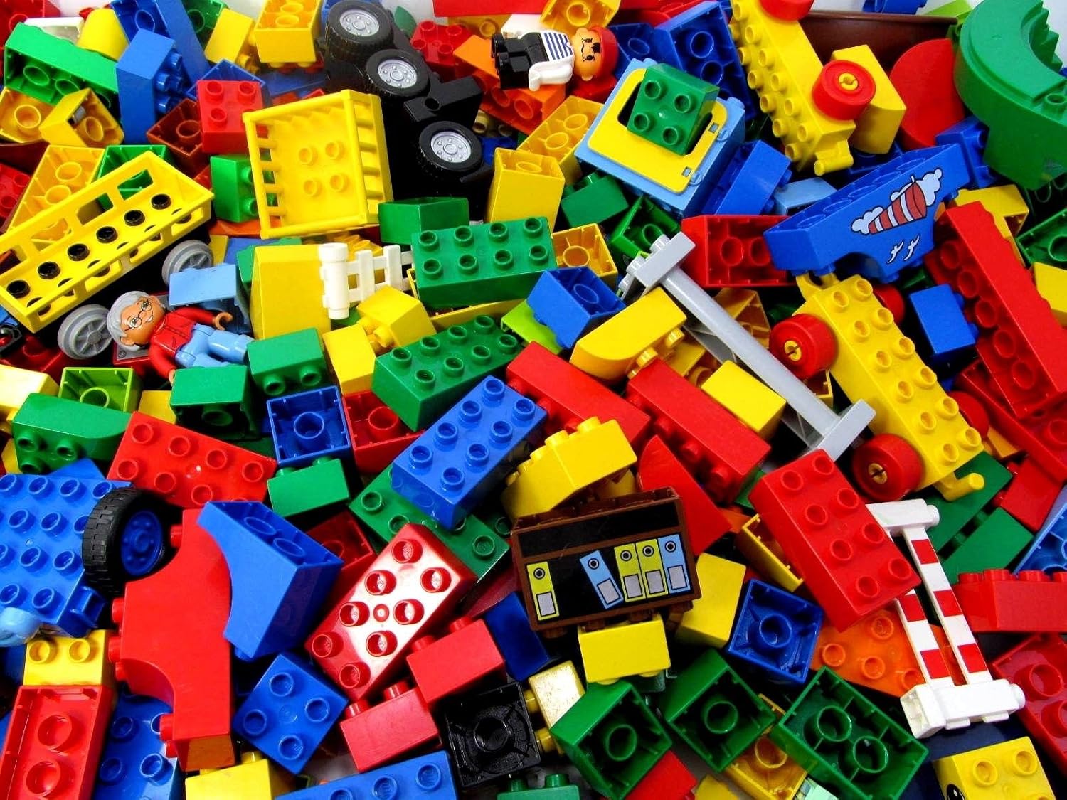 Пэчворк колодец. Пэчворк блок изба. Кубики роботы 3 класс. Блок апдейт майнкрафт. Пэчворк блок изба.