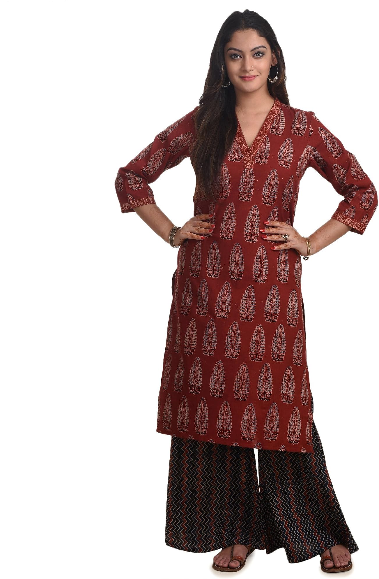 Chidiyaa Women's V Neck Ajrakh Block Printed Kurti