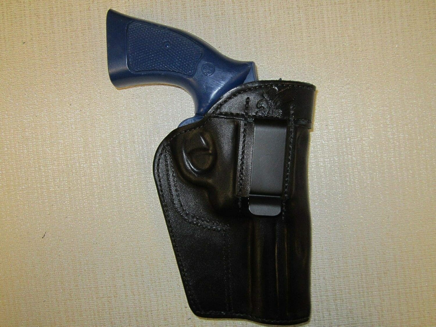 amazon com s w 686 586 357 mag with 4 barrel iwb owb ambidextrous revolver holster sports outdoors amazon com s w 686 586 357 mag