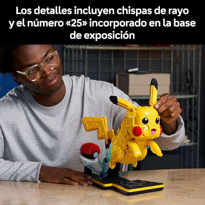 Pokémon Pikachu y Poké Ball - Maquetas para Construir para Adultos - Figura Articulada de Anime con Base de Exposición - Decoración Gamer de Escritorio - Regalo Coleccionable - 72152
