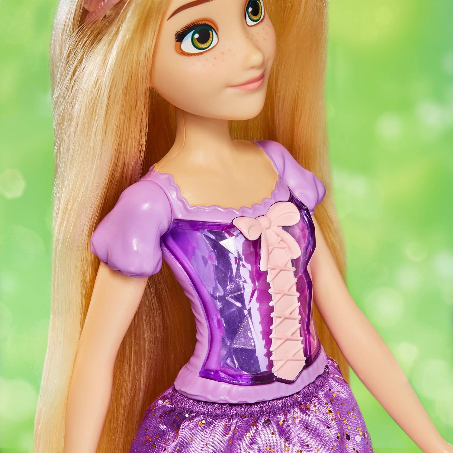 Disney Princess Royal Shimmer Rapunzel Doll, Fashion Doll with Skirt and Accessories, Toy for Kids Ages 3 and Up - Image 5