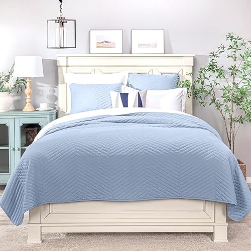 Elegant Life Blue Label Collection Lightweight Microfiber Embroidery Bedding 3 Piece Quilt Set with 1 Quilt and 2 Pillow Shams, Queen Size Quilt 90’’ x 92’’/1+Shams 20” x 26”/2, Blue Color