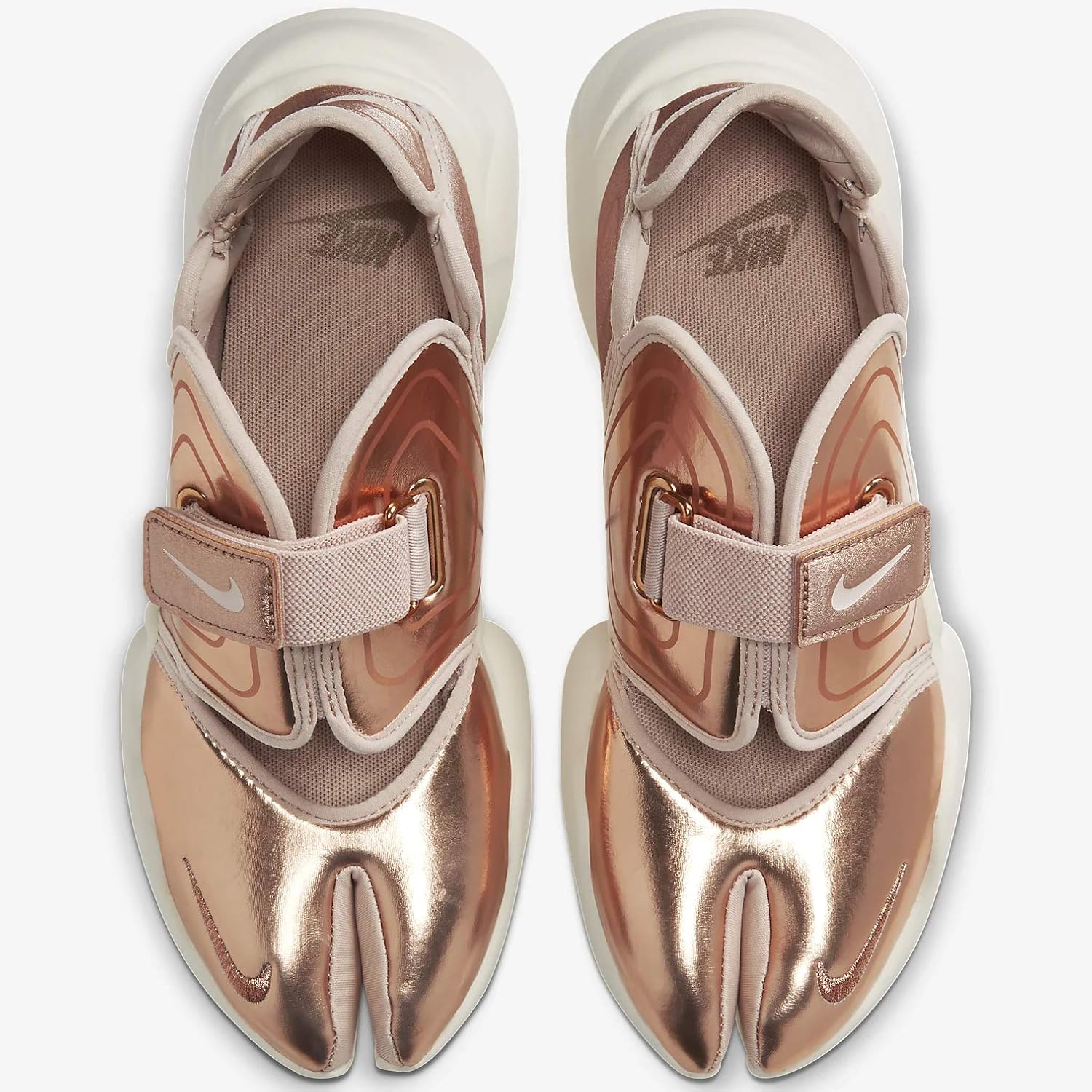Amazon ナイキ Nike アクアリフト W Aquarift メタリックレッドブロンズ パーティクルベージュ Cw5875 929 ナイキジャパン正規品 Nike ナイキ ランニング