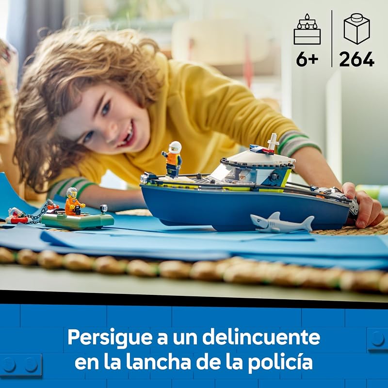 City Persecución en Barco de Policía - Juego Policial con 2 Barcos de Juguete, 3 Minifiguras y Figura de Tiburón - Regalo para Niños y Niñas de 6+ Años 60456