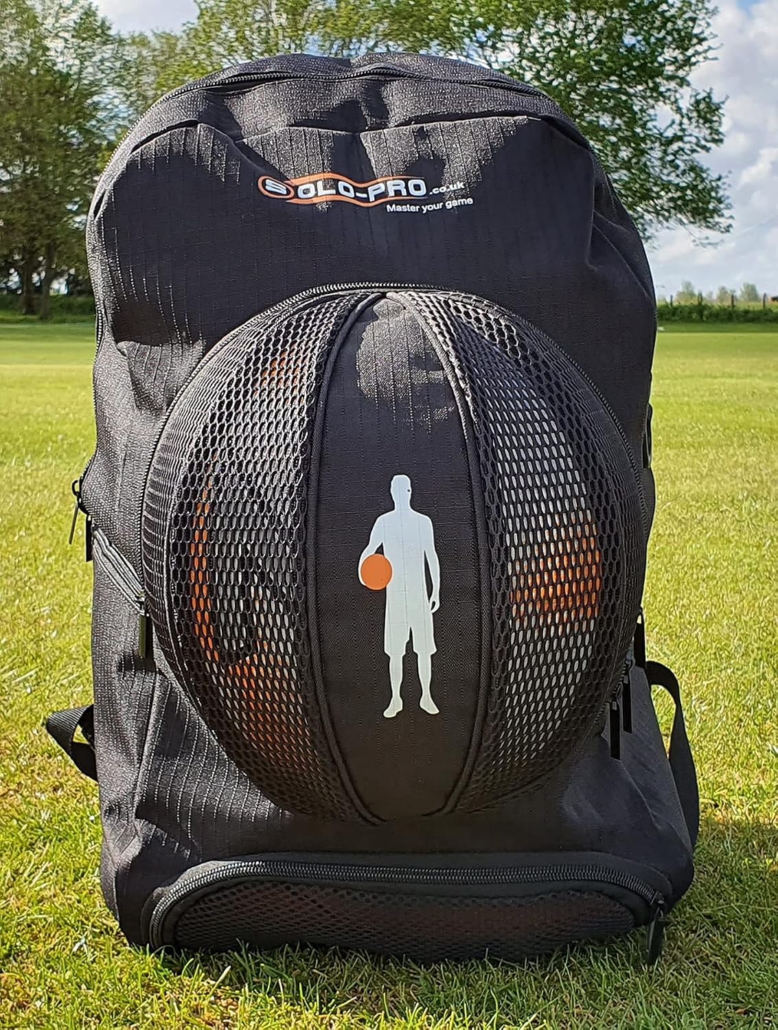 Solo-Pro Ultimate Heavy Duty Water Resistant Kid's Sports BackPack Designed to Carry Your Boots, Kit, Ball and More (FOOTBALL) - Image 4