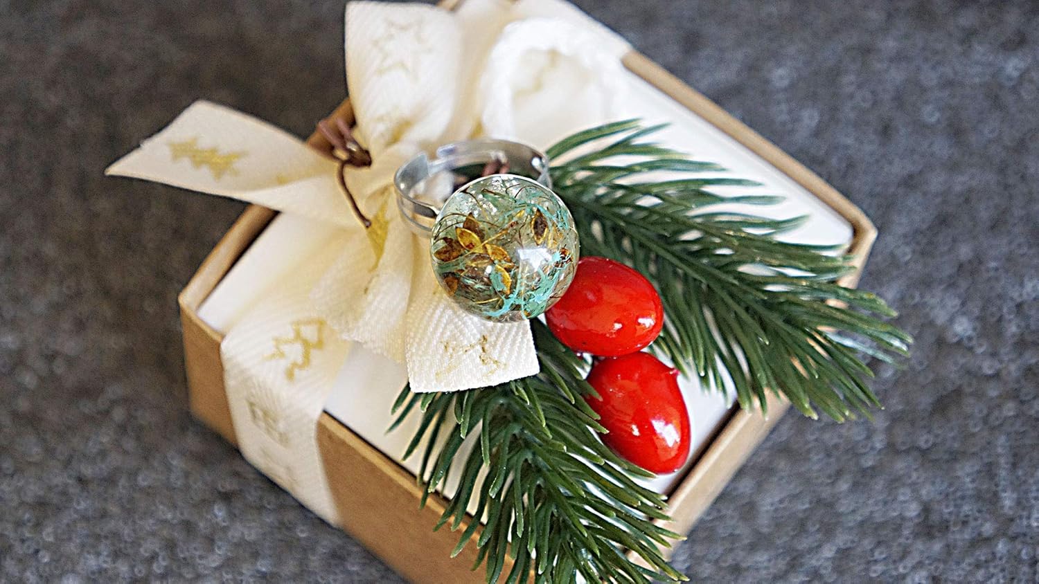 Handmade Ring Resin Creation Real Flower Clematis Vitalba Acheni Gift For Her Unique Piece Silver Modern Style Symbolic Meaning Of The Flower Joy And Luck Amazon Co Uk Handmade