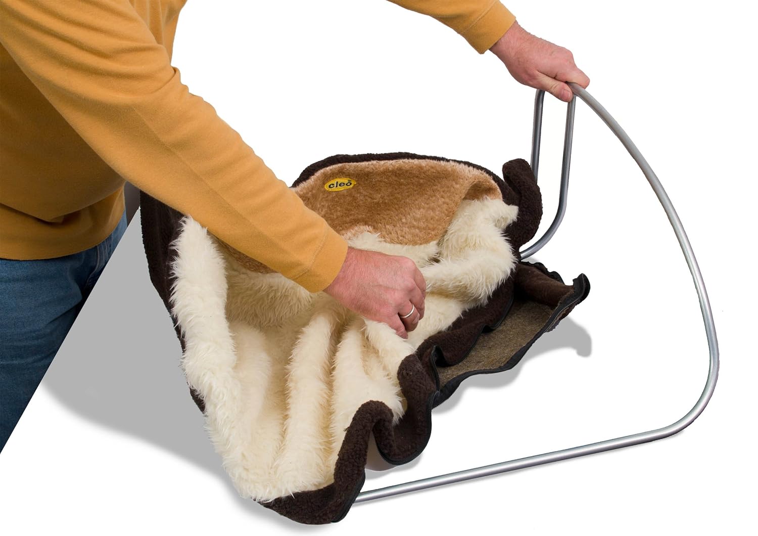 cleo cat radiator bed