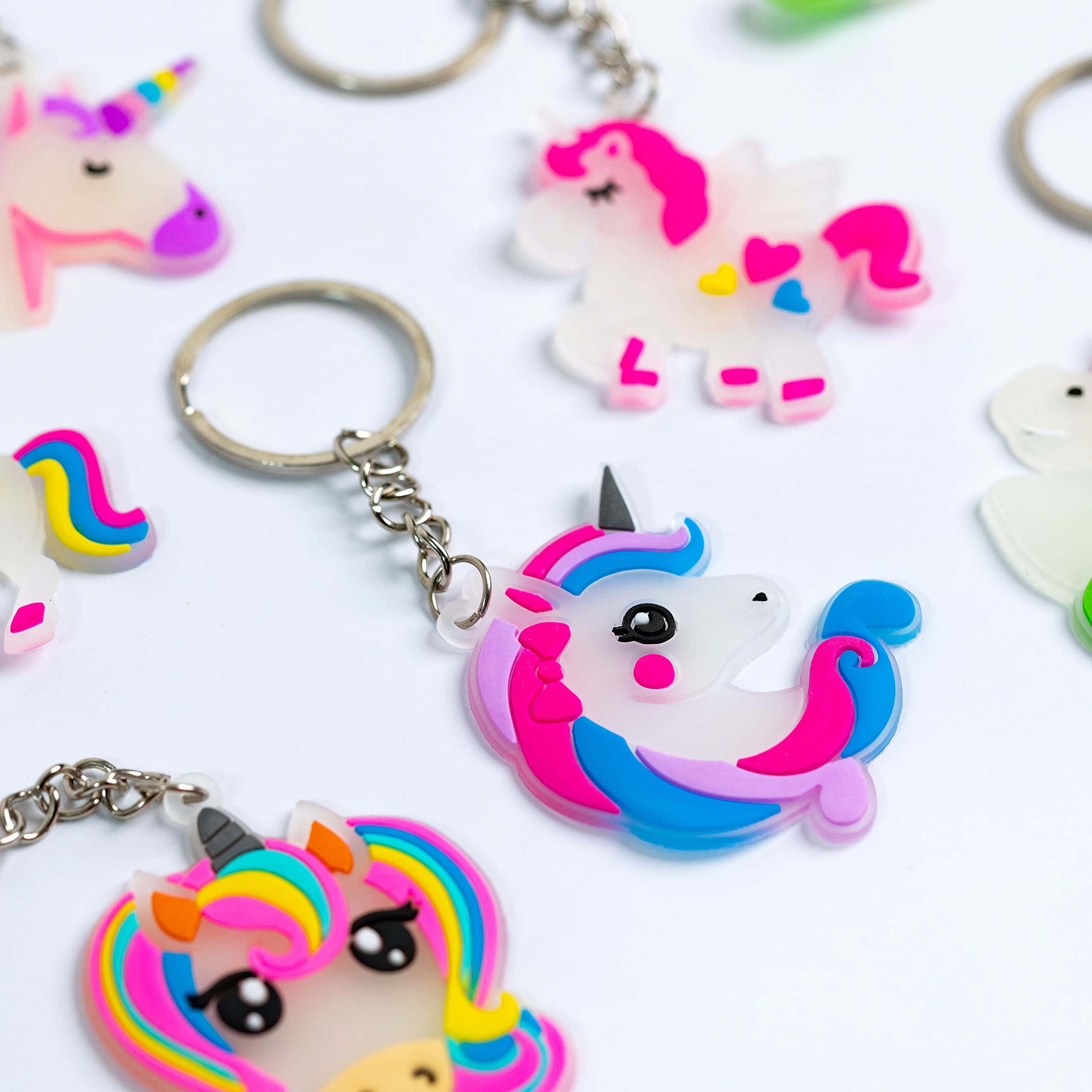 Toyseum 24 x Unicorn Glow in the Dark Keyrings for Girls Party Bag Fillers, Toys for Girls Party Bags, Kids Unicorn Themed Keychain, Pack of 24