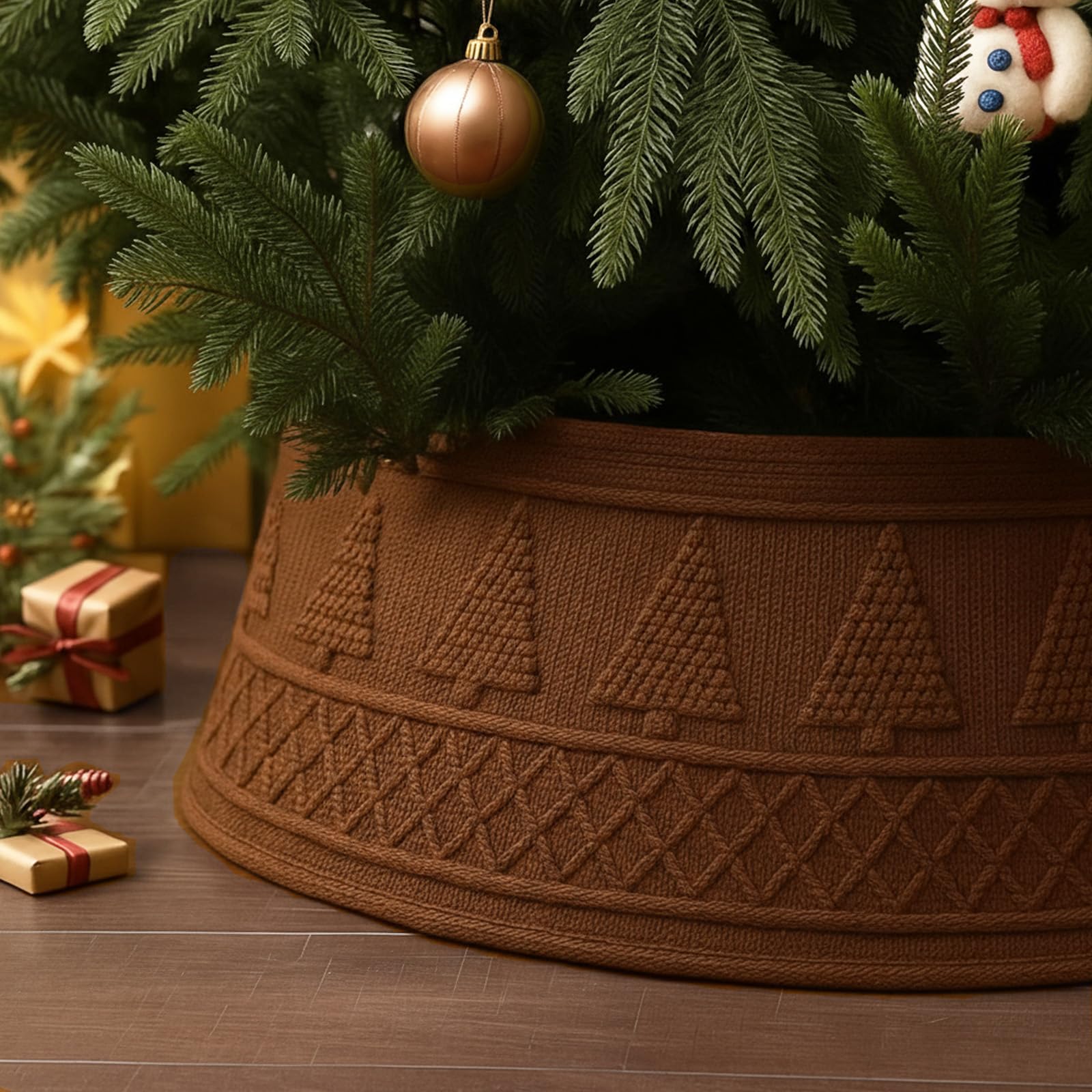 Photo 1 of ***STOCK IMAGE FOR REFERENCE***
VioraWhite 28 Inch Christmas Tree Collar, Neutral Chunky Cable Knit Tree Base Cover Ring Skirt, Rustic Farmhouse Basket Collar for Xmas Home Office Holiday Decor, Fits 4-6 ft Trees(beige)