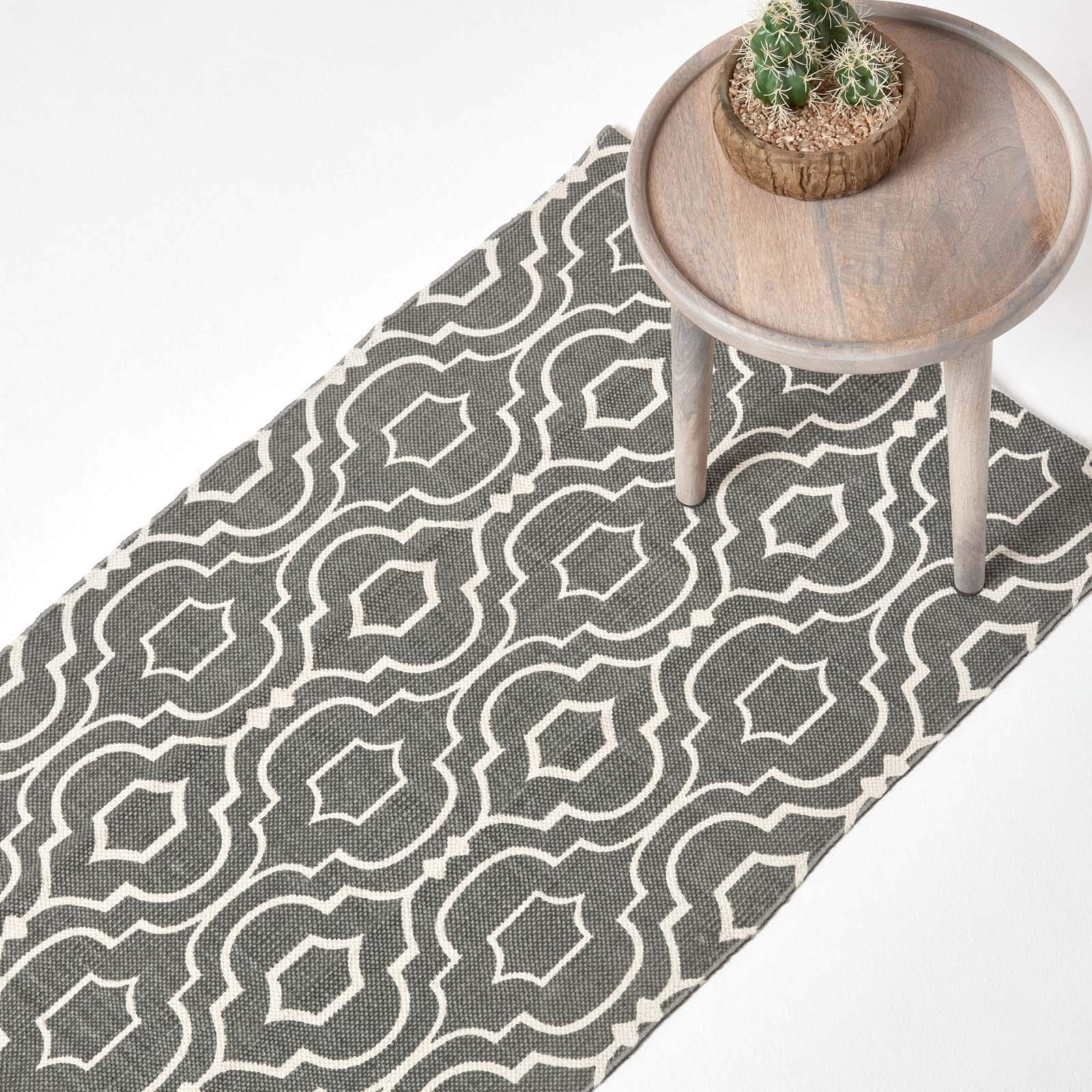 HOMESCAPES Geometric Printed Hallway Runner 'Riga' 100% Cotton Grey & White Contemporary Hallway Rug, 66 x 200 cm