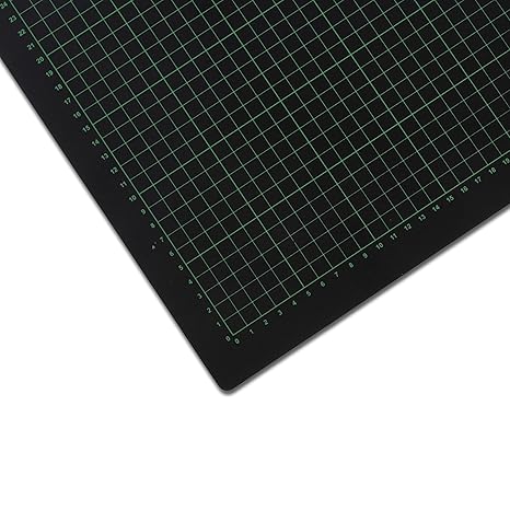 Selbstheilende Schneidematte, 90 x 120 cm | Mit Hilfslinien, schont Klingen | Schneide-Unterlage, Cutting Board/Mat für Patchwork | grün/schwarze Bastelmatte, Bastelunterlage, Arbeitsunterlage | Beidseitig verwendbar als Nähunterlage