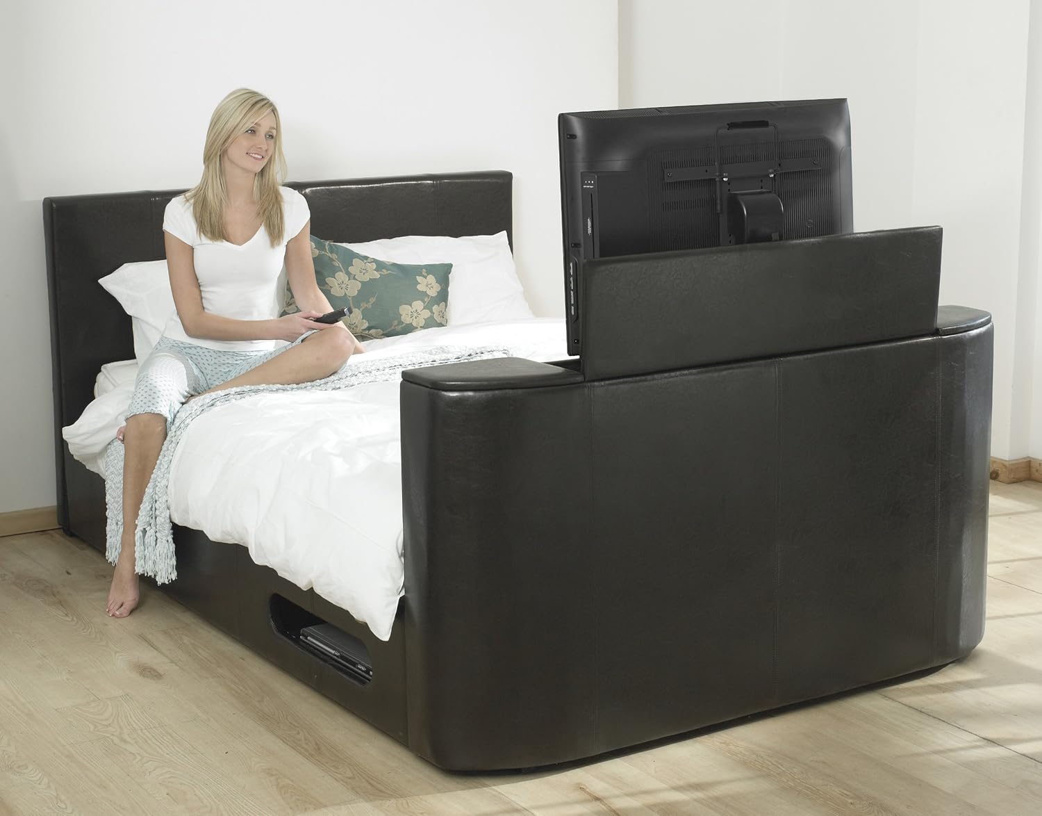 Seattle Brown Faux Leather TV Bed Double Amazon.co.uk Kitchen & Home