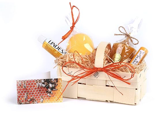 Geschenkkorb 'Bienenwachs', Geschenkidee für Bienenfreunde, Bienen Geschenk, Bienenwachskerze, Lipstick und Creme mit Bienenw