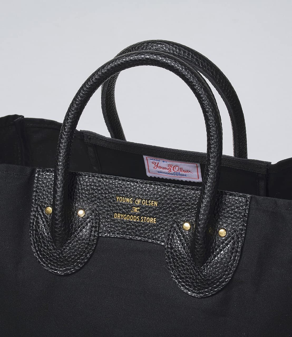 YOUNG & OLSEN The DRYGOODS STORE PACKABLE BAG BOOK BLACK:5/7発売【ムック本付録】パッカブルバッグ(黒) ブランドロゴ