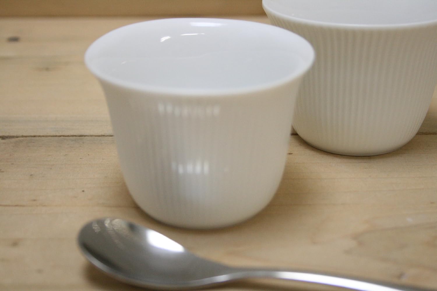 Amazon Co Jp 日本製 美濃焼 陶器 白 ココット スフレ プリンカップ 白い食器 お家でデザート ホーム キッチン